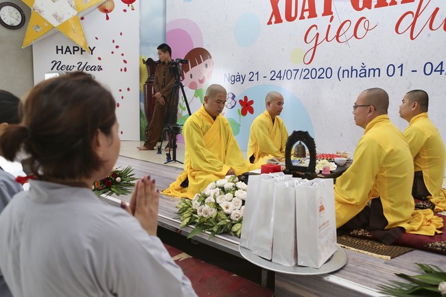 The 2nd Day of Summer Retreat for Children in Dong Cao pagoda